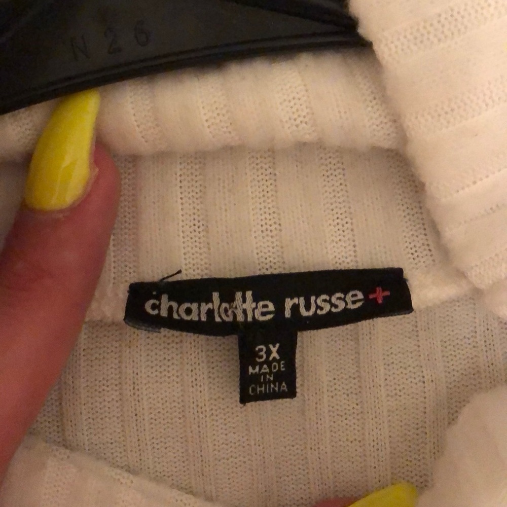 Turtle neck with detailing - Picture 3 of 3